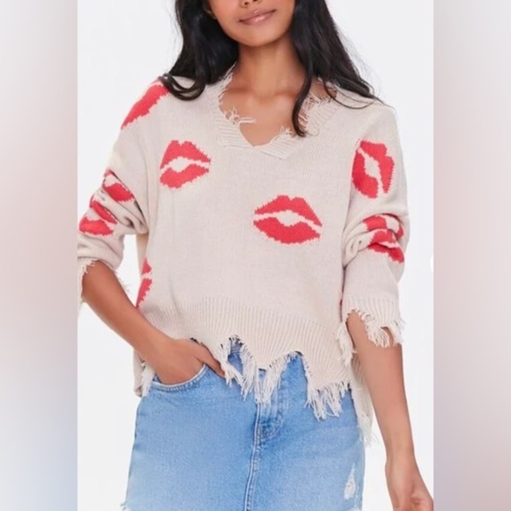 cato | distressed kiss print sweater | medium